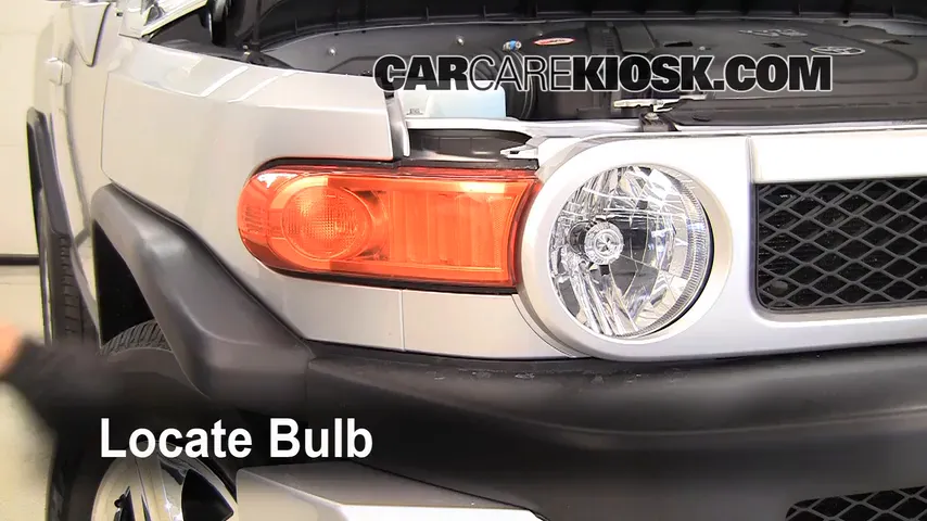 2007 Toyota FJ Cruiser 4.0L V6 Lights Turn Signal - Front (replace bulb)